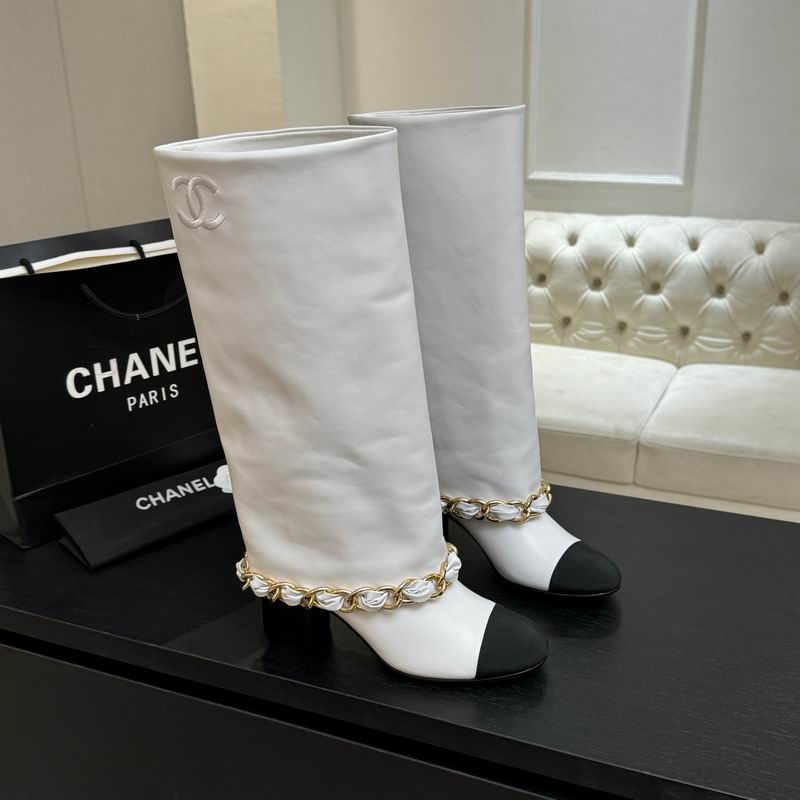 👢 Botas Chanel