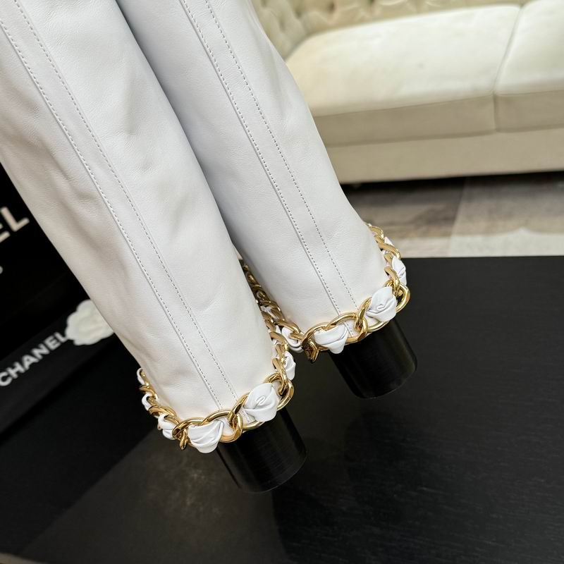 👢 Botas Chanel