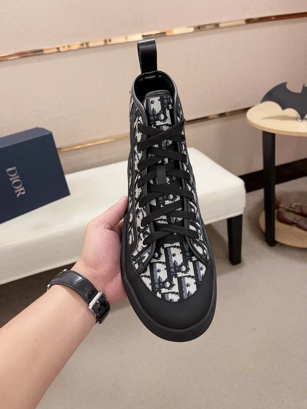 Dior Sneakers  23