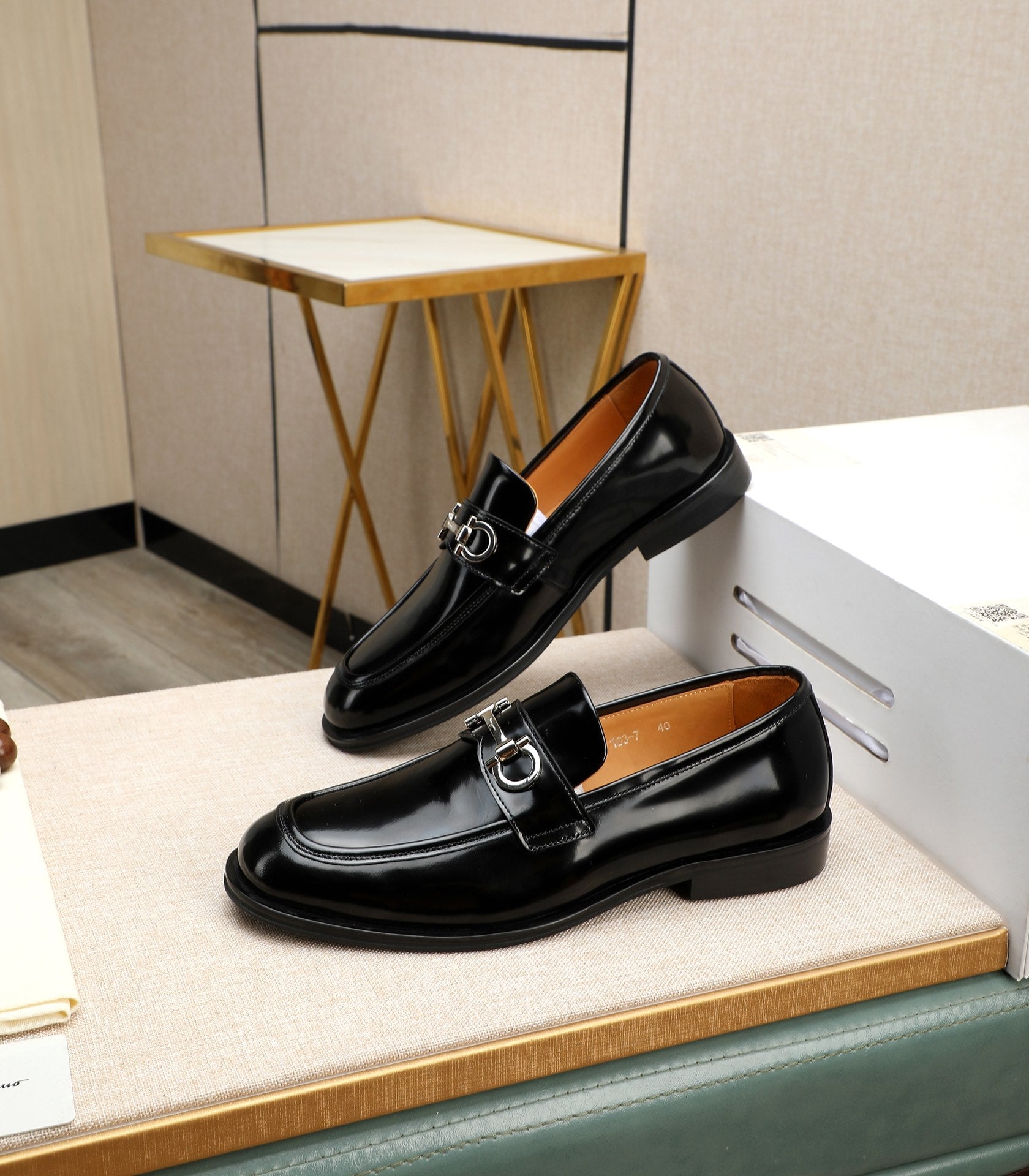 Ferragamo 9