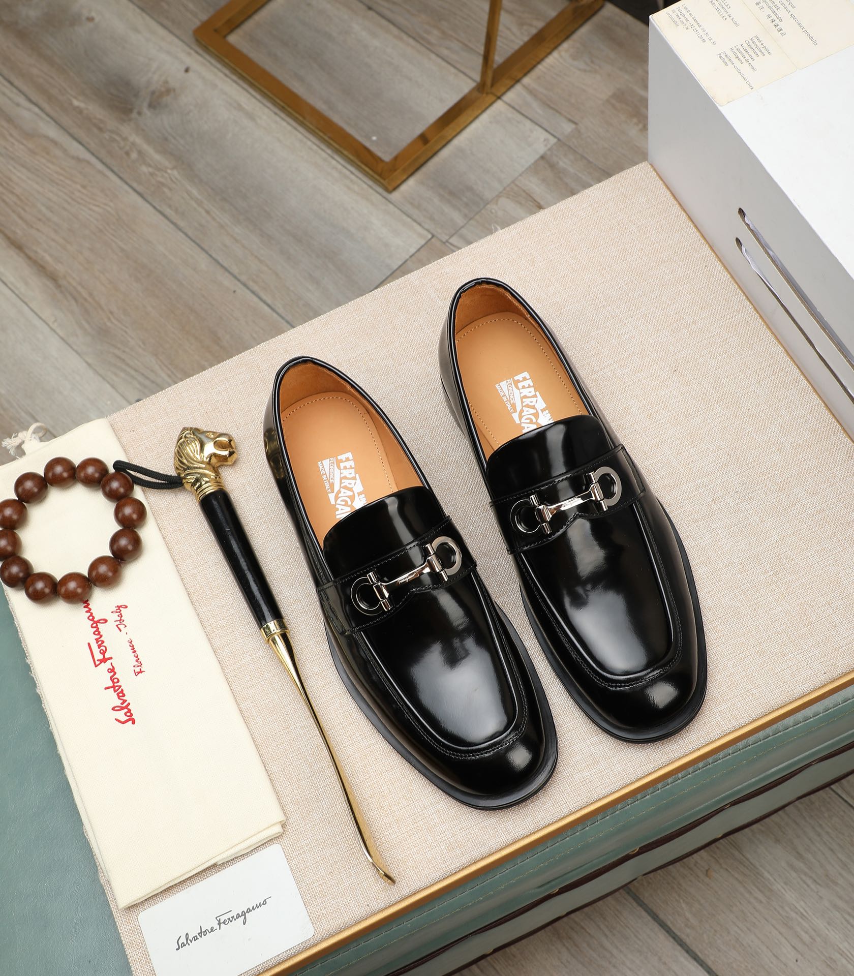 Ferragamo 9