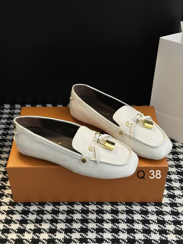 👞 Louis Vuitton Loafers de Piel 3