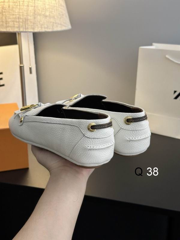 👞 Louis Vuitton Loafers de Piel 3