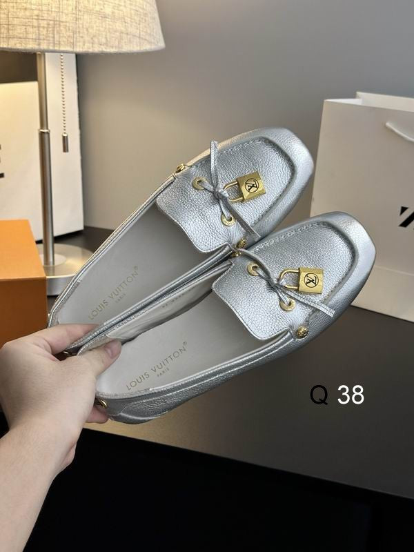 👞 Louis Vuitton Loafers de Piel 4
