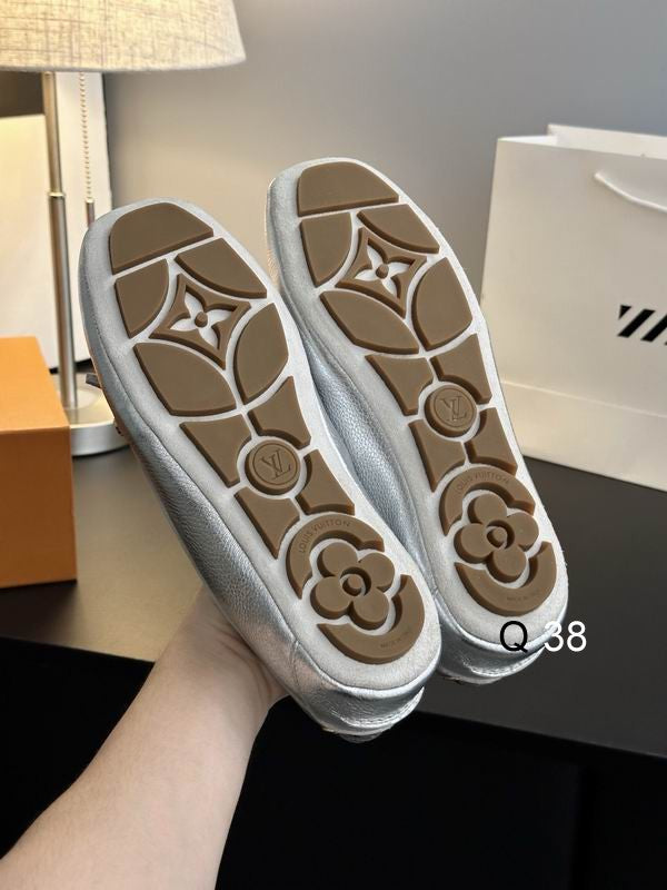 👞 Louis Vuitton Loafers de Piel 2