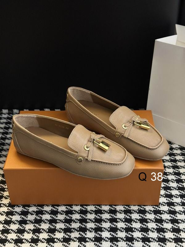 👞 Louis Vuitton Loafers de Piel 2