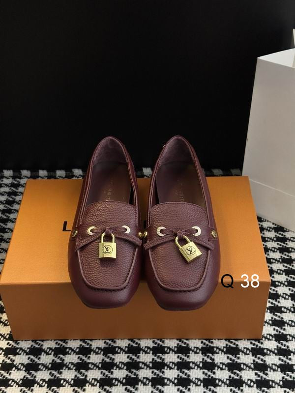 👞 Louis Vuitton Loafers de Piel
