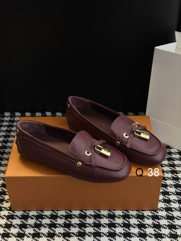 👞 Louis Vuitton Loafers de Piel