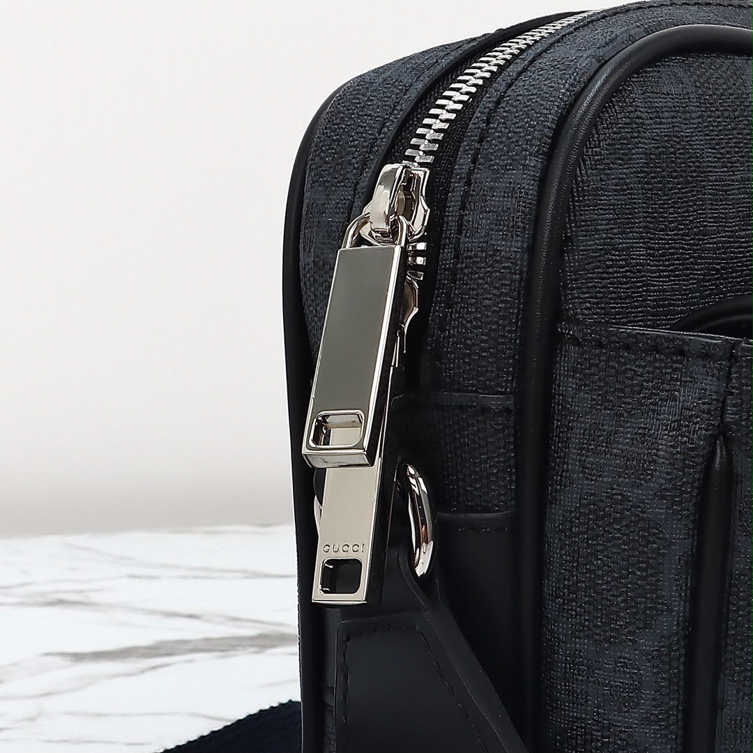 👜 Gucci Crossbody Bag