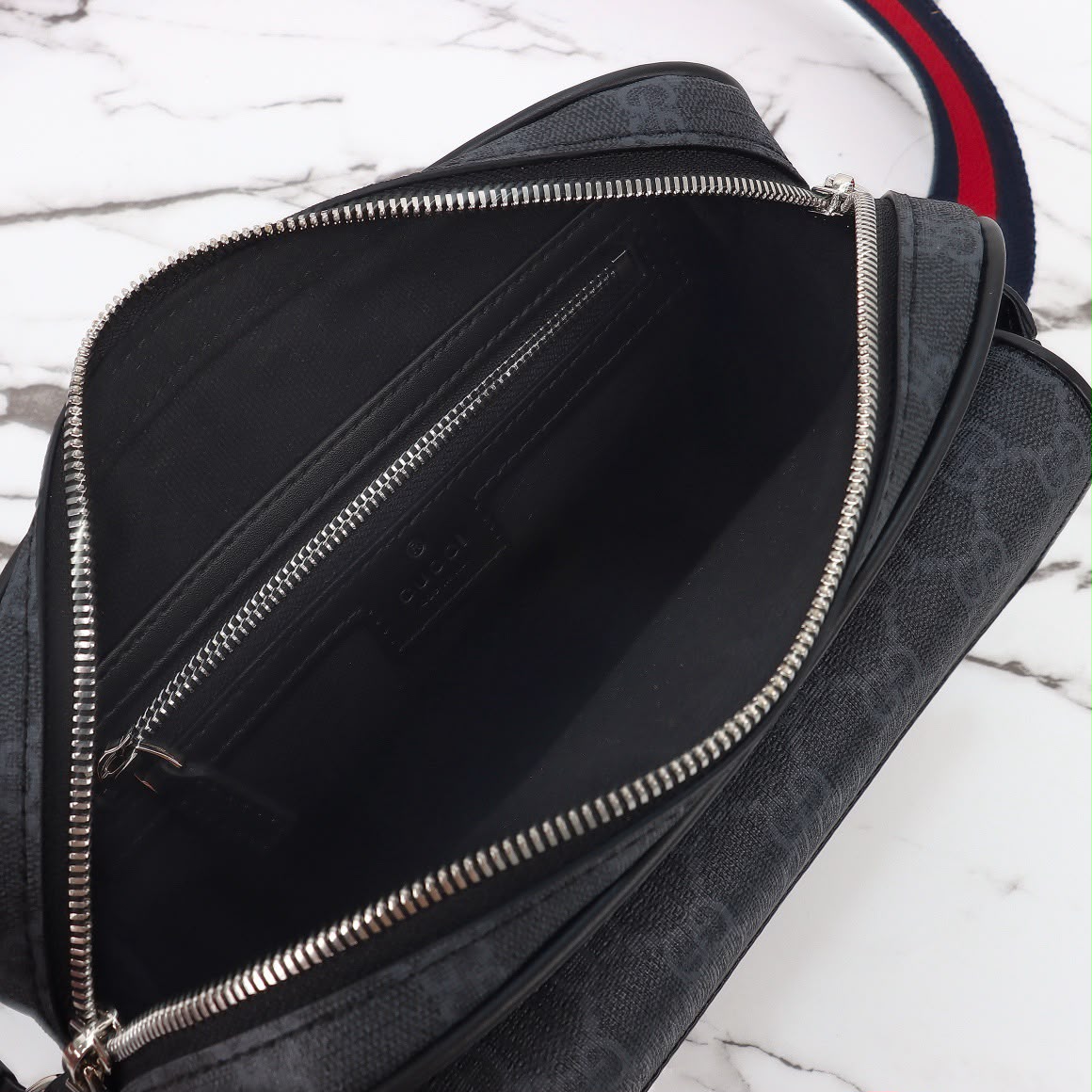 👜 Gucci Crossbody Bag