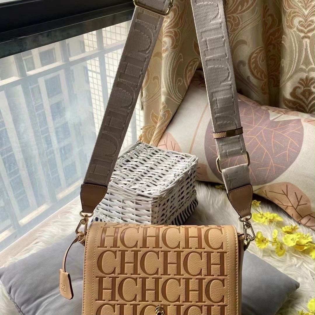 👜 Carolina Herrera — Bolsos Premium