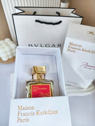 ✨ BVLGARI — Lujo italiano convertido en fragancia.