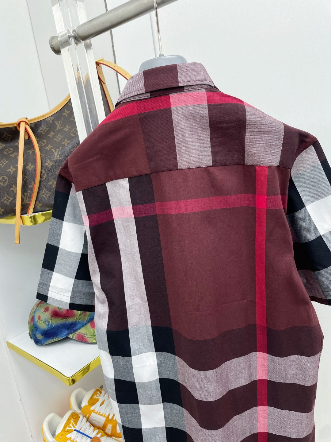 🤎 Burberry Apparel 19