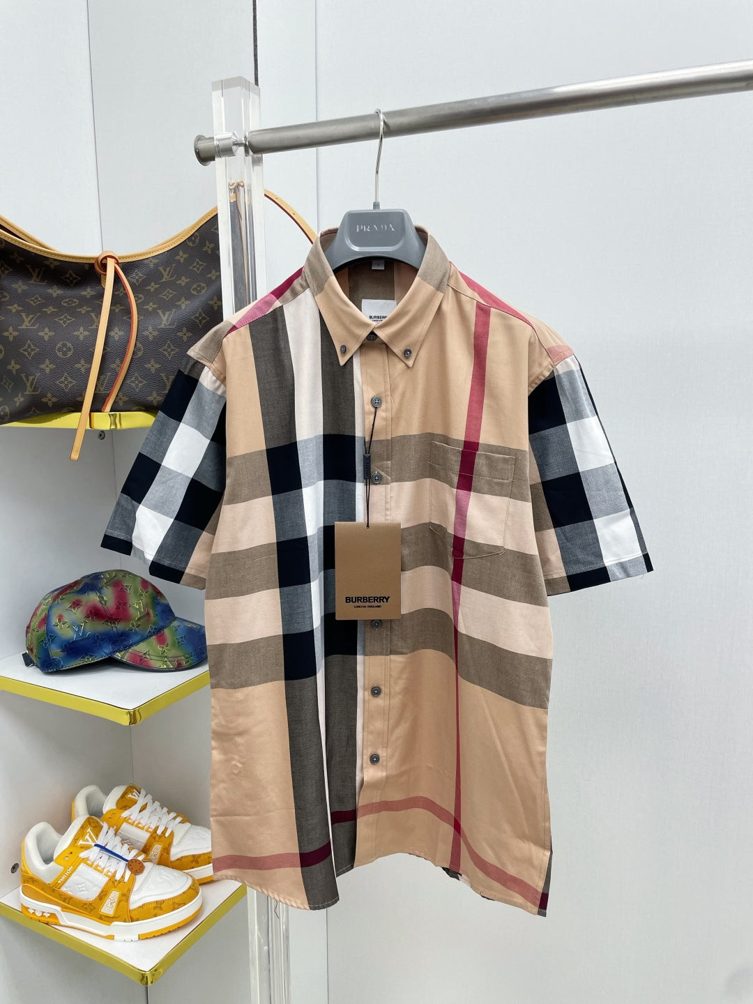 🤎 Burberry Apparel 13