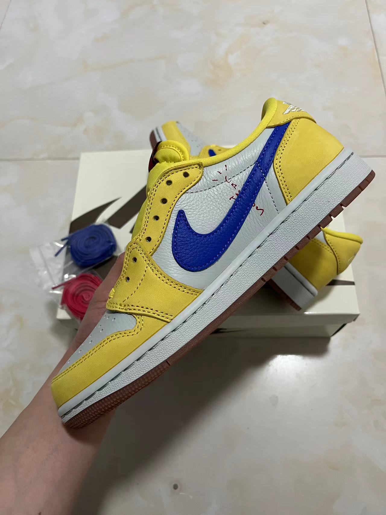 Air Jordan 1 Low x Travis Scott Canary