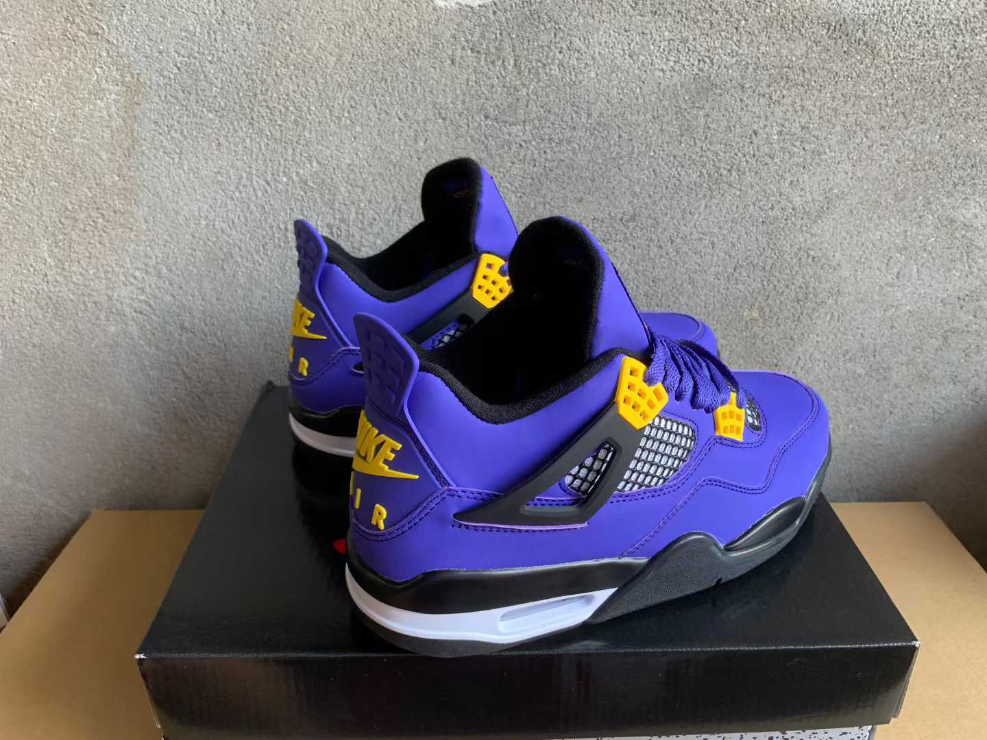 Air Jordan 4 Lakers
