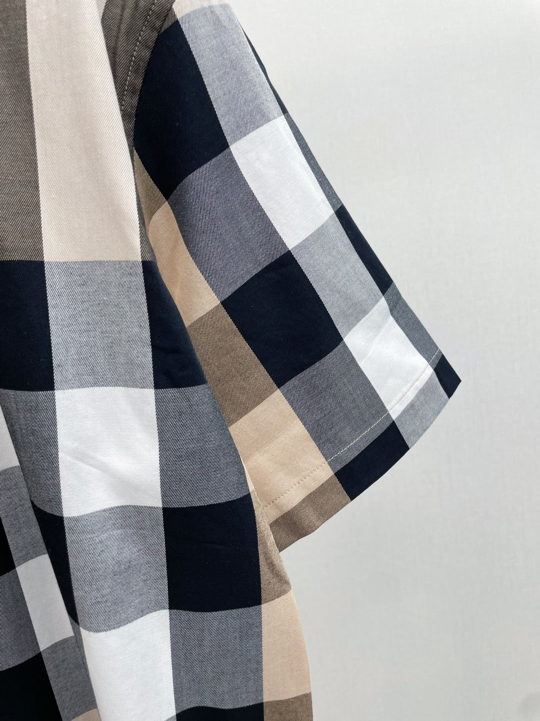 🤎 Burberry Apparel 15