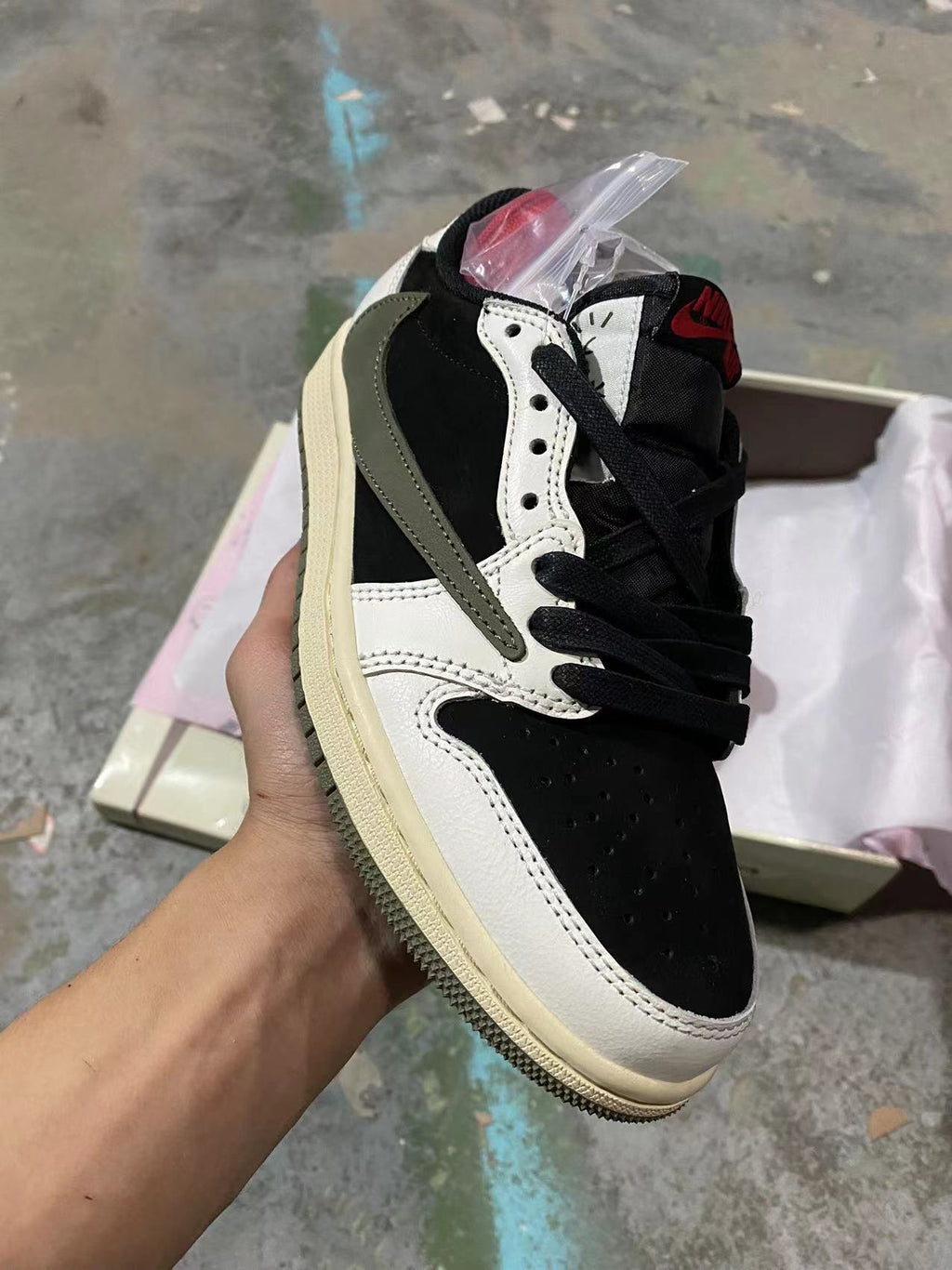 Air Jordan 1 Low x Travis Reverse Olive