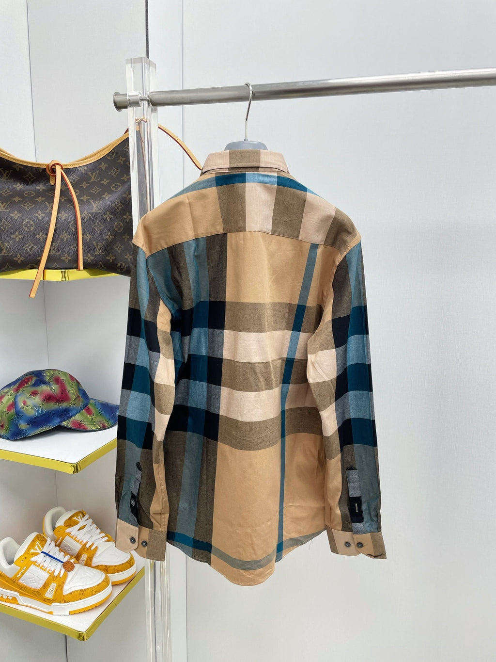 🤎 Burberry Apparel 22