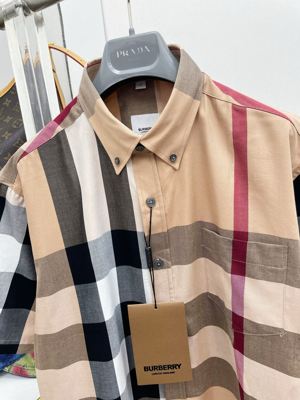🤎 Burberry Apparel 13