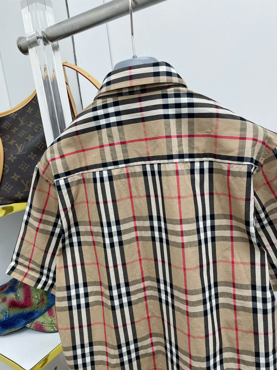 🤎 Burberry Apparel 16