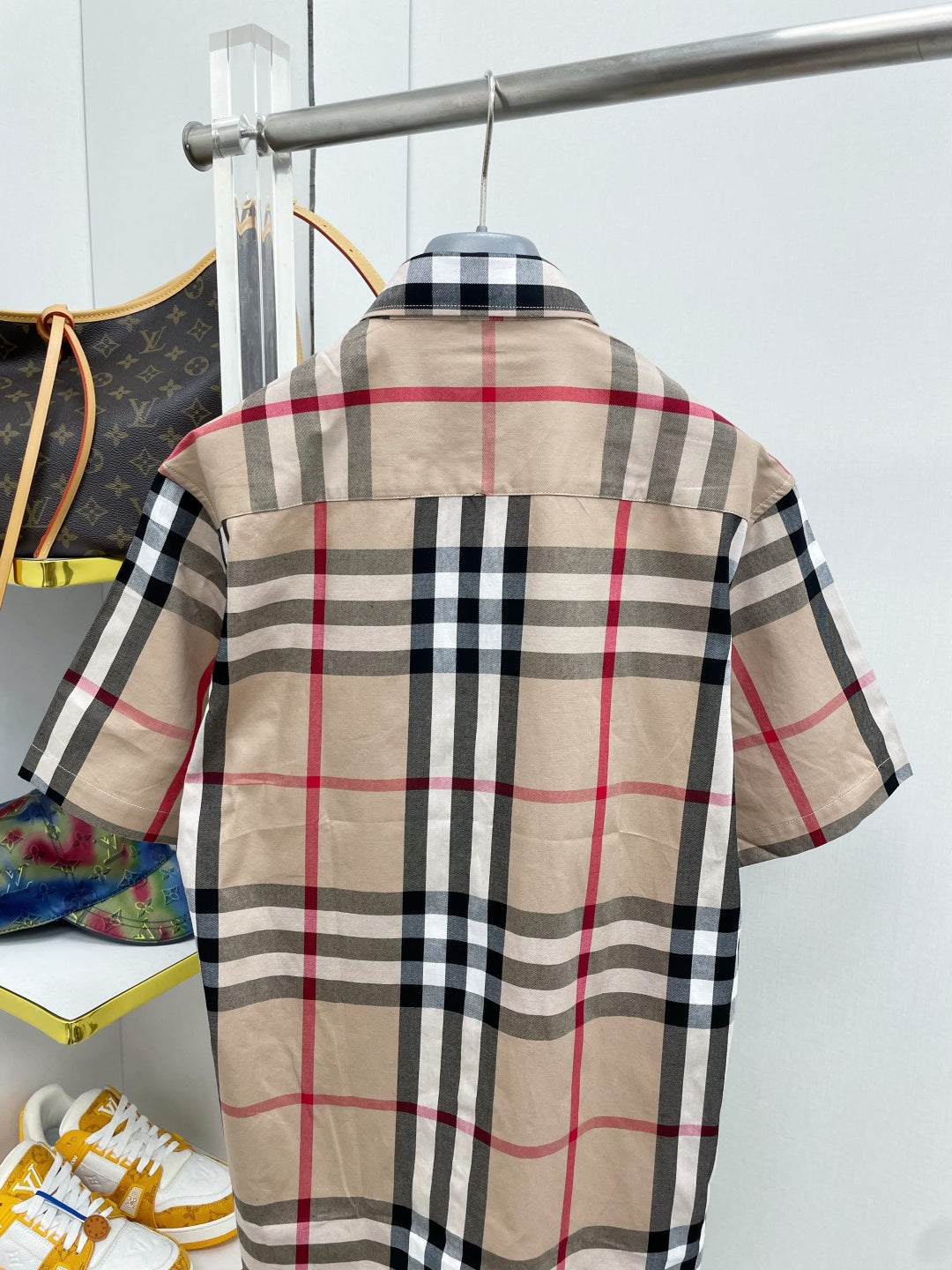 🤎 Burberry Apparel 14