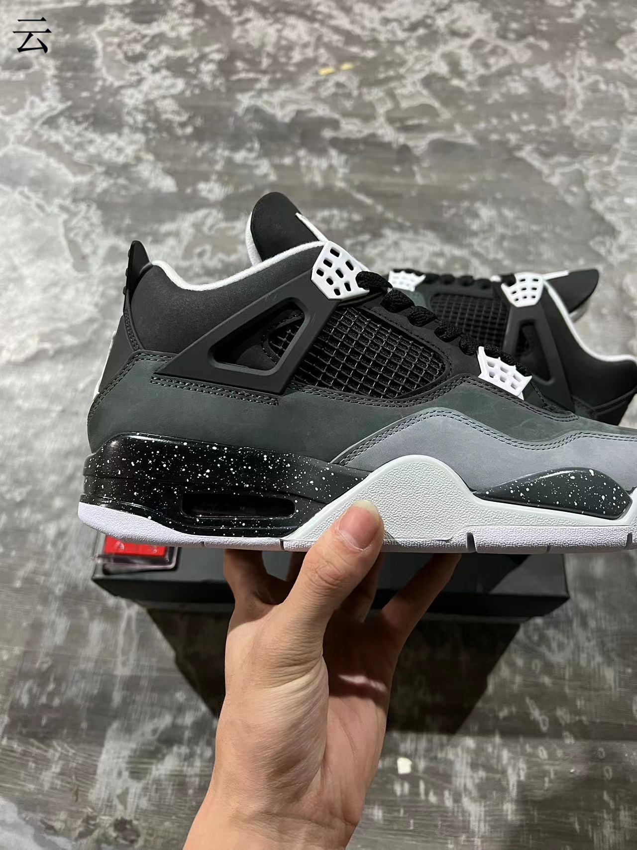 Air Jordan 4 FEAR