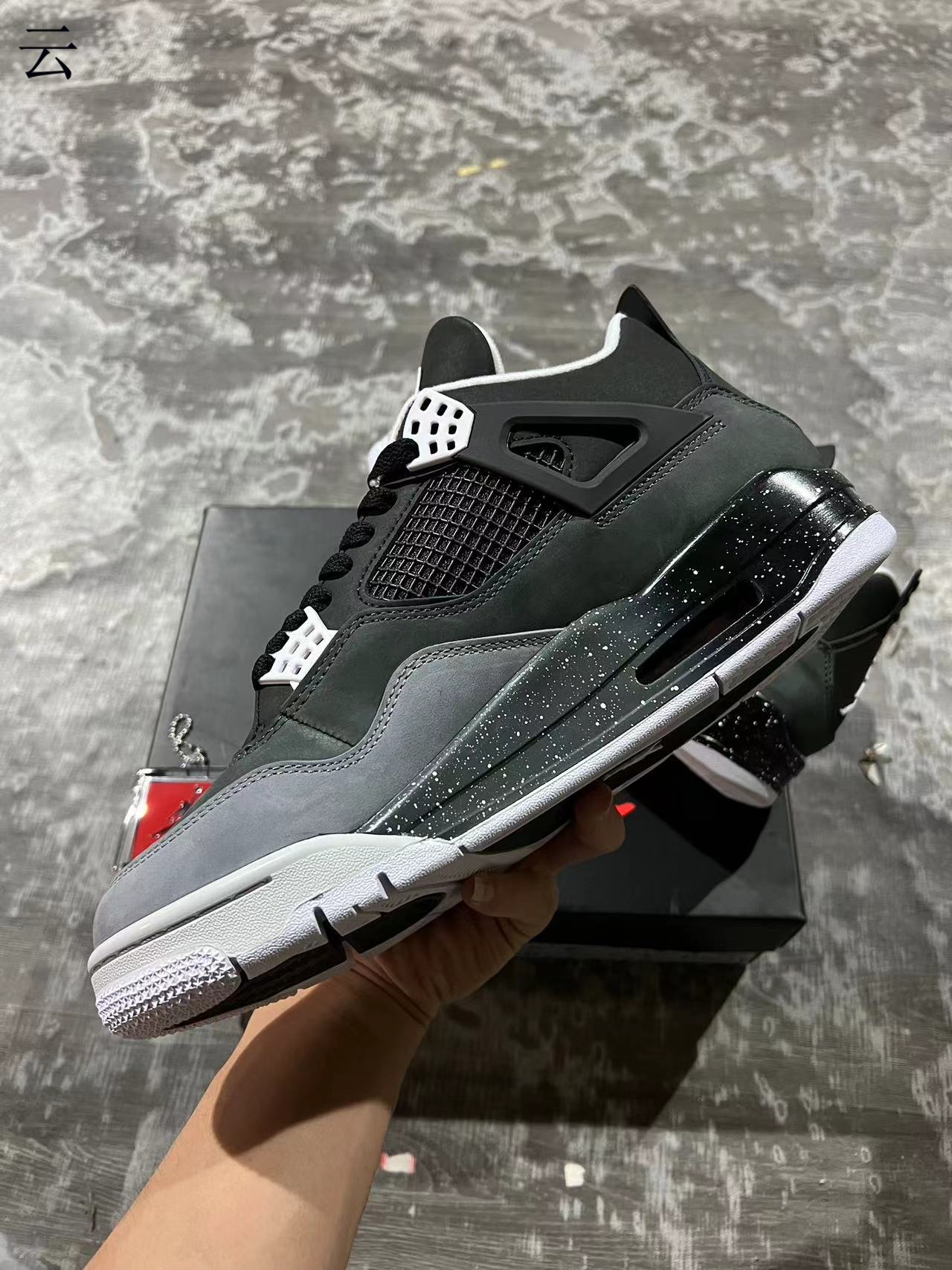 Air Jordan 4 FEAR