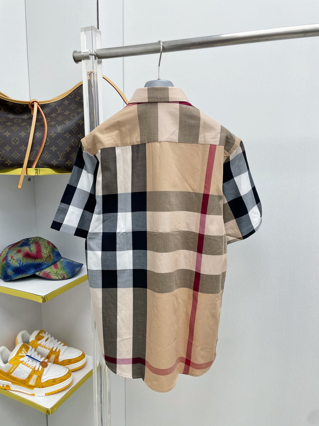 🤎 Burberry Apparel 15