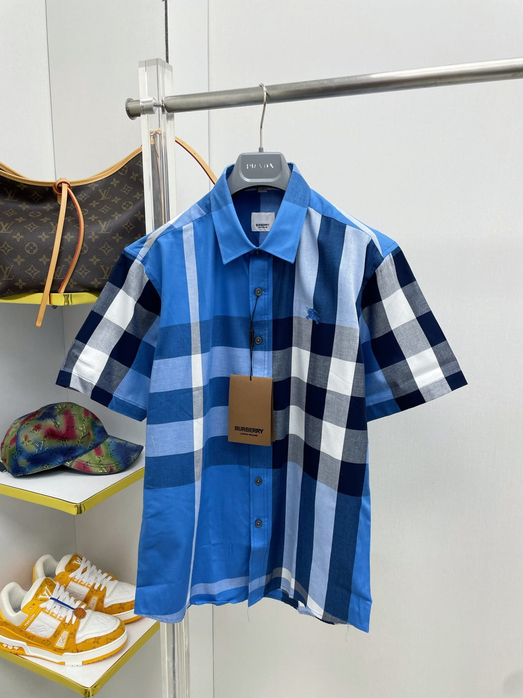 🤎 Burberry Apparel 12