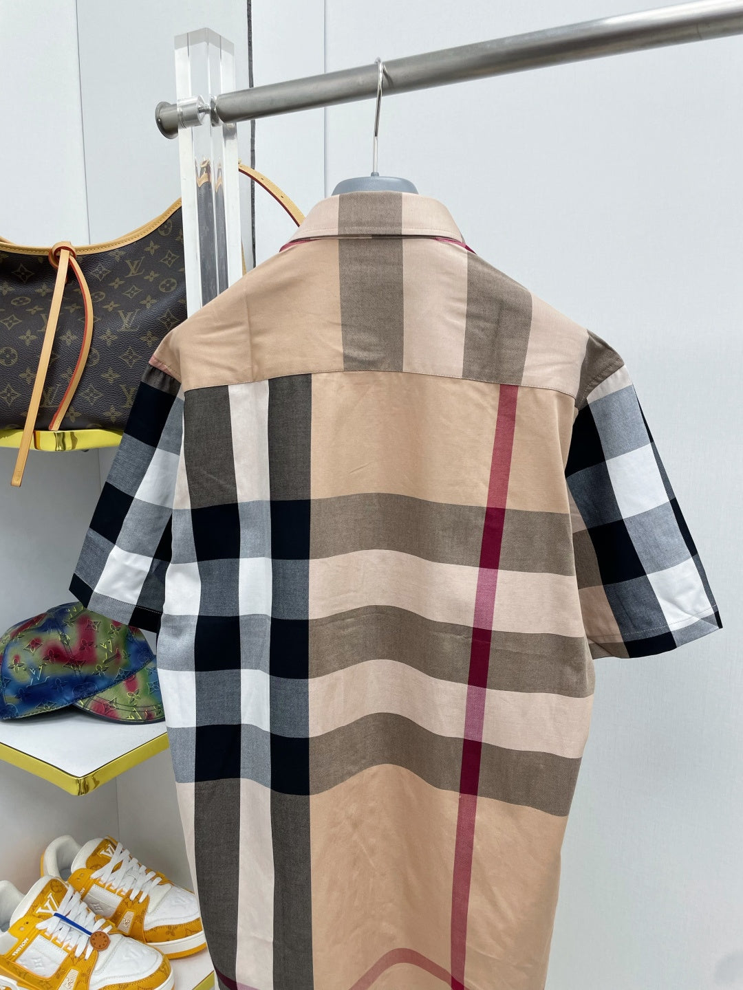 🤎 Burberry Apparel 13
