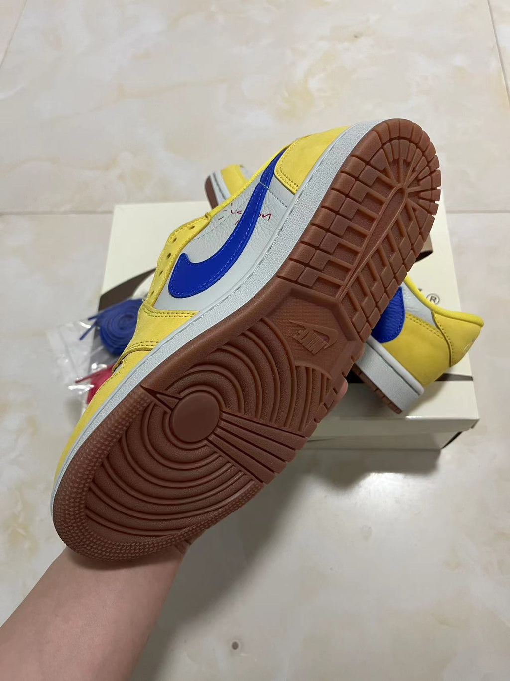 Air Jordan 1 Low x Travis Scott Canary