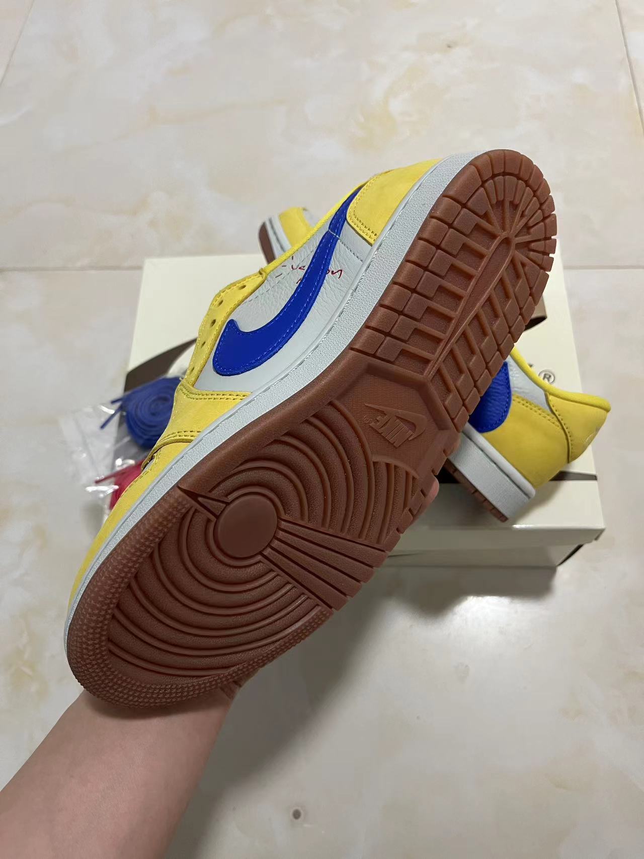 Air Jordan 1 Low x Travis Scott Canary
