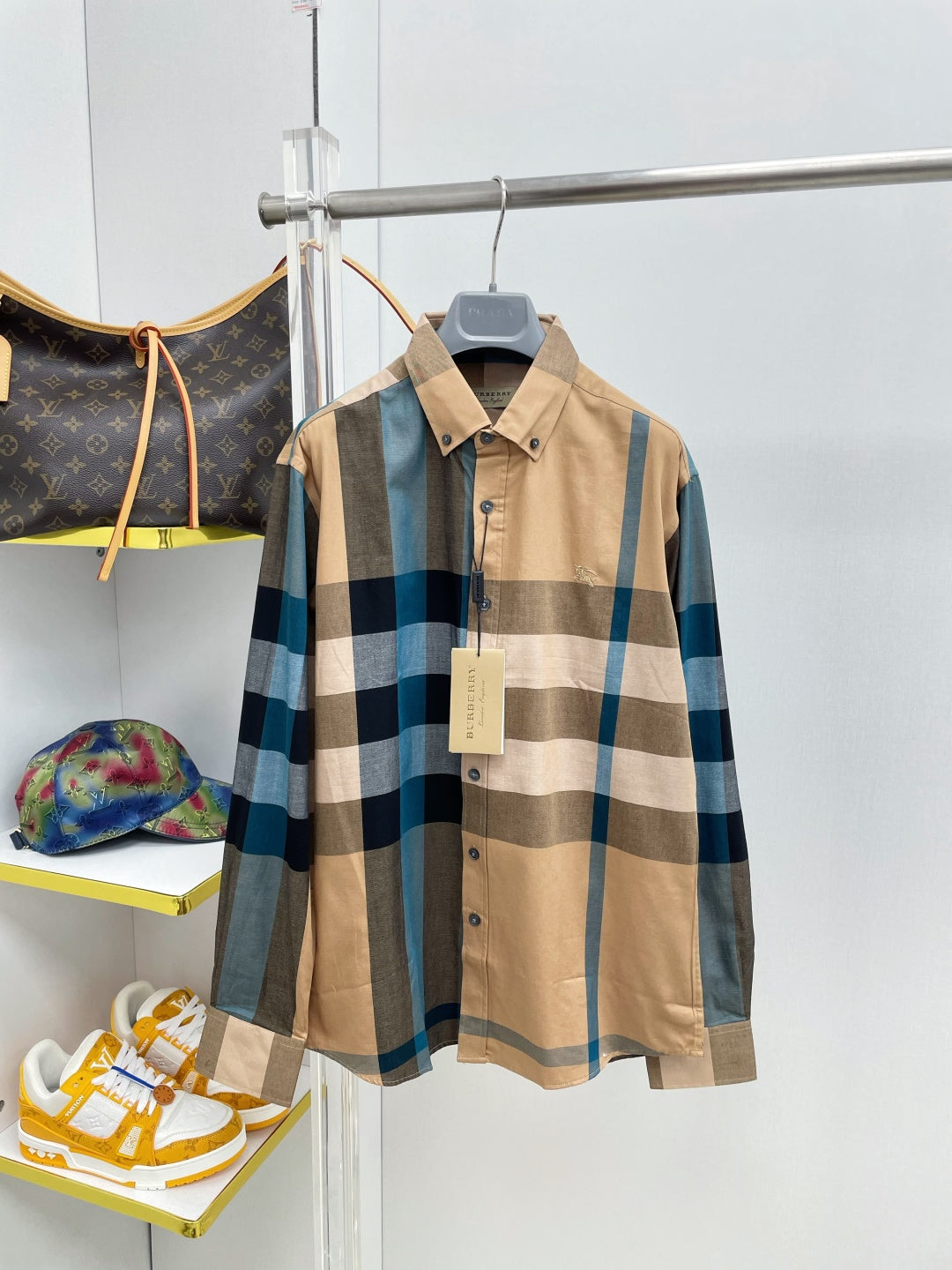 🤎 Burberry Apparel 22