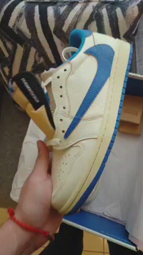 Air Jordan 1 Low x Travis Scott Fragment 2
