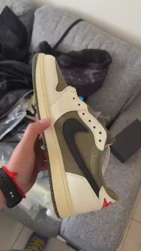 Air Jordan 1 Low x Travis Scott Olive