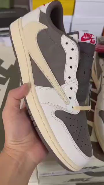 Air Jordan 1 Low x Travis Scott Reverse Mocha